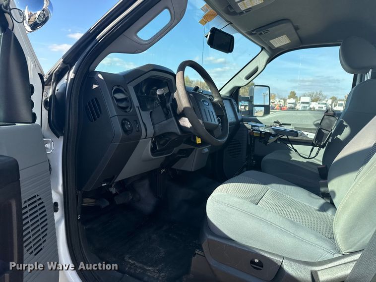 image for item EG1763 2011 Ford F450 Super Duty bucket truck