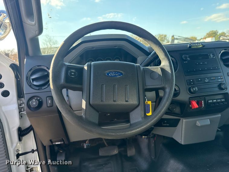 image for item EG1763 2011 Ford F450 Super Duty bucket truck