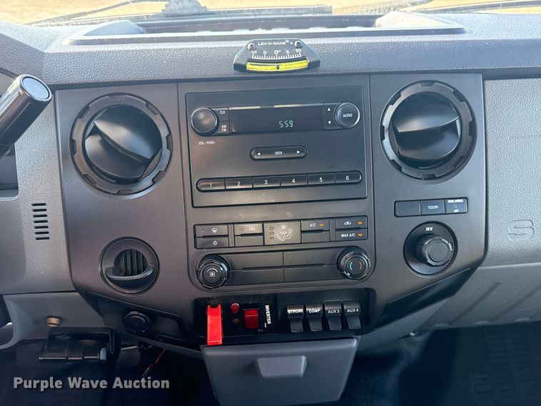 image for item EG1763 2011 Ford F450 Super Duty bucket truck