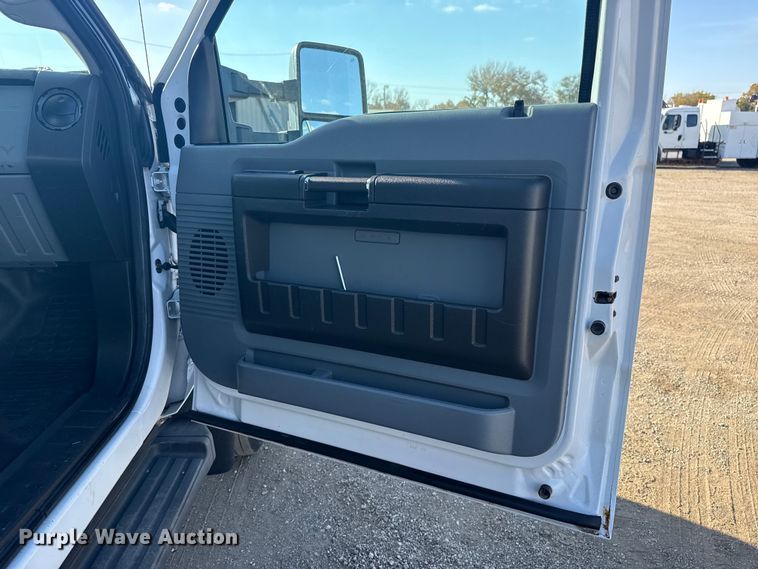 image for item EG1763 2011 Ford F450 Super Duty bucket truck