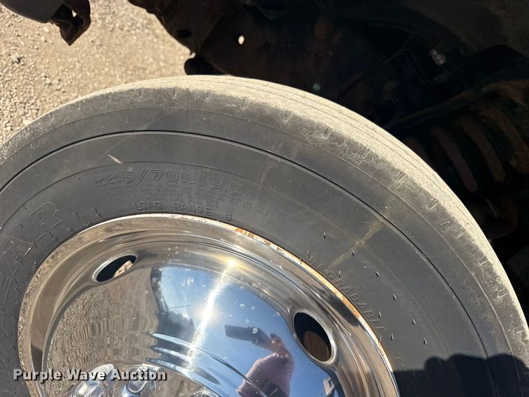 image for item EG1763 2011 Ford F450 Super Duty bucket truck