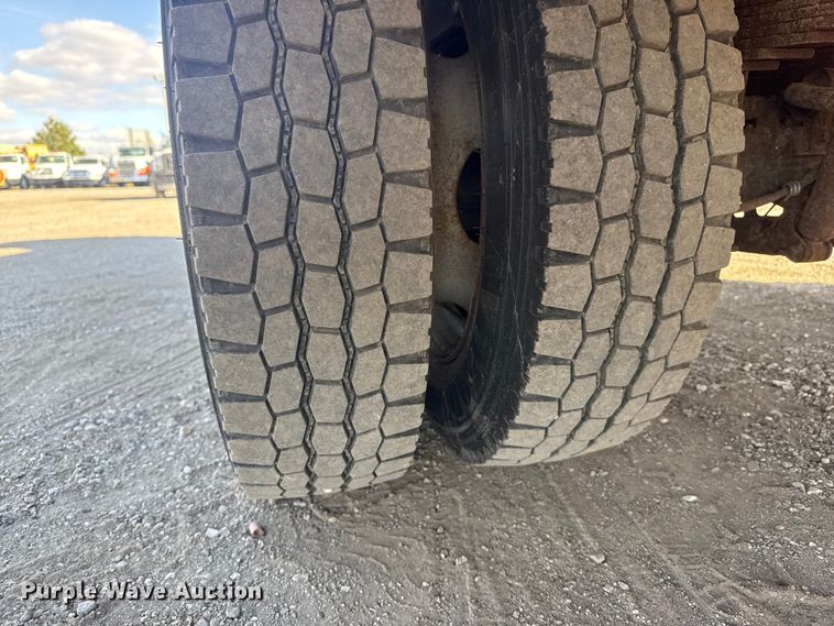 image for item EG1763 2011 Ford F450 Super Duty bucket truck