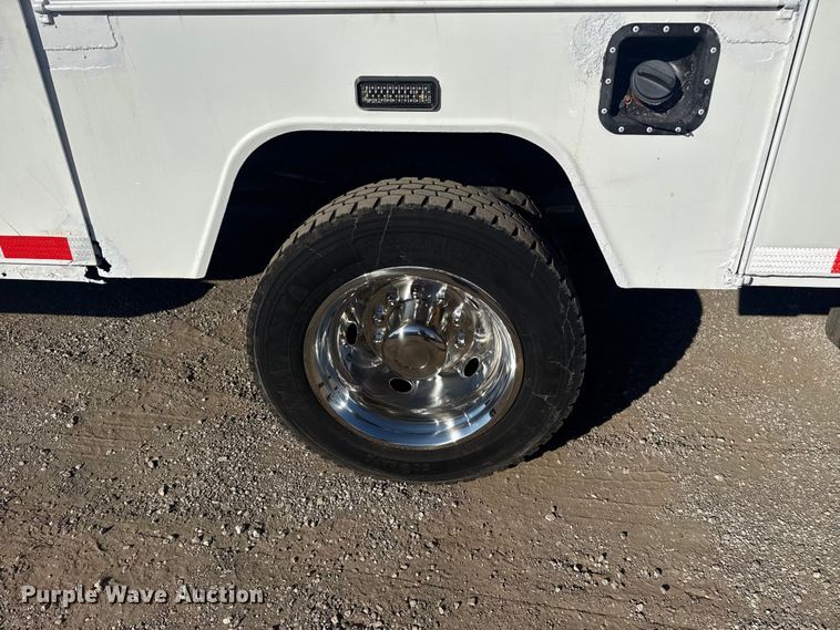 image for item EG1763 2011 Ford F450 Super Duty bucket truck