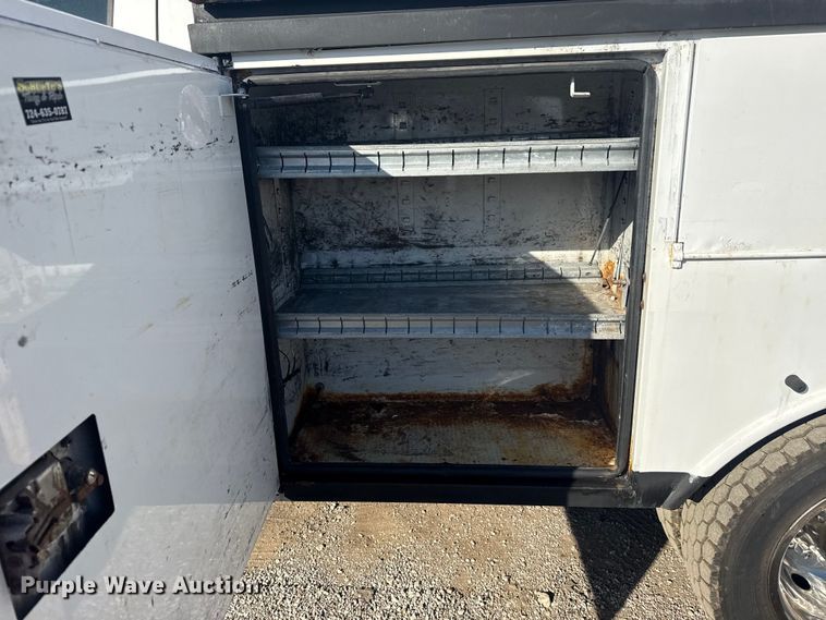 image for item EG1764 2011 Ford F450 Super Duty XL bucket truck