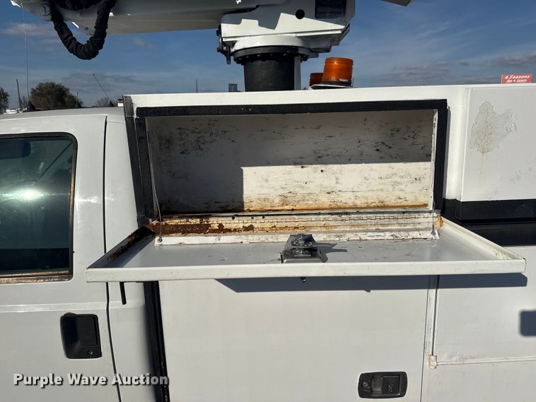 image for item EG1764 2011 Ford F450 Super Duty XL bucket truck