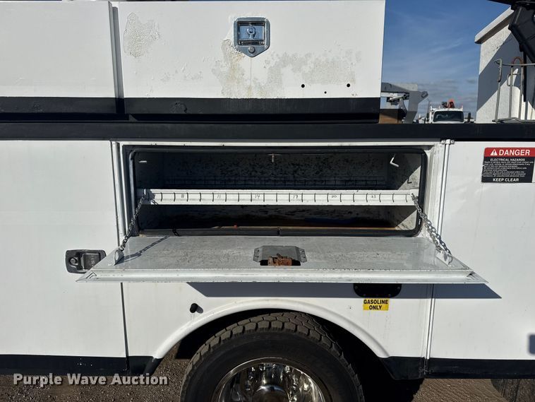 image for item EG1764 2011 Ford F450 Super Duty XL bucket truck