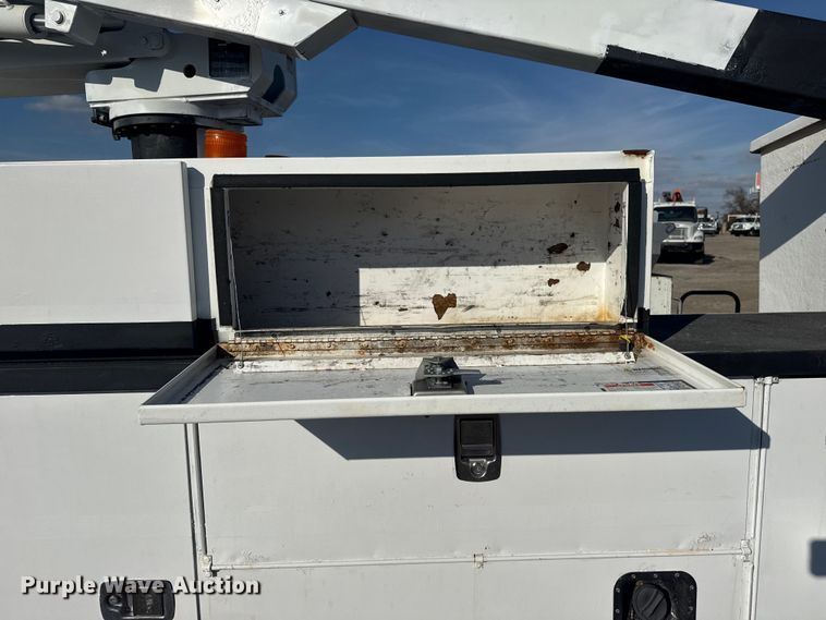 image for item EG1764 2011 Ford F450 Super Duty XL bucket truck