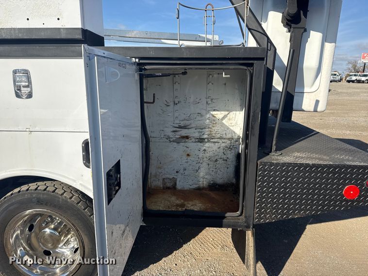 image for item EG1764 2011 Ford F450 Super Duty XL bucket truck