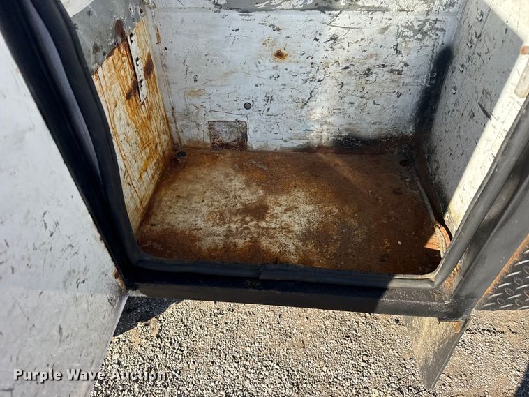 image for item EG1764 2011 Ford F450 Super Duty XL bucket truck