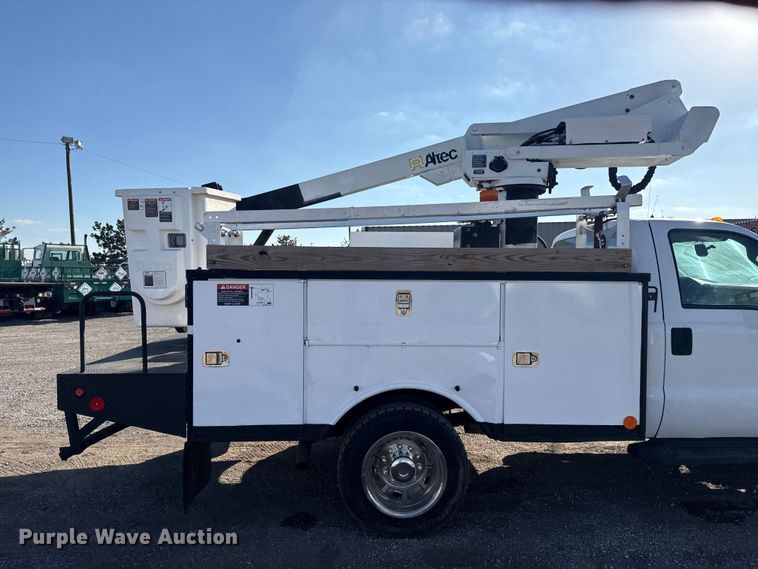 image for item EG1764 2011 Ford F450 Super Duty XL bucket truck