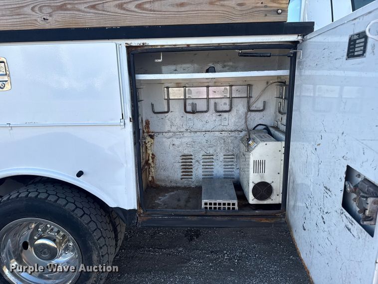 image for item EG1764 2011 Ford F450 Super Duty XL bucket truck