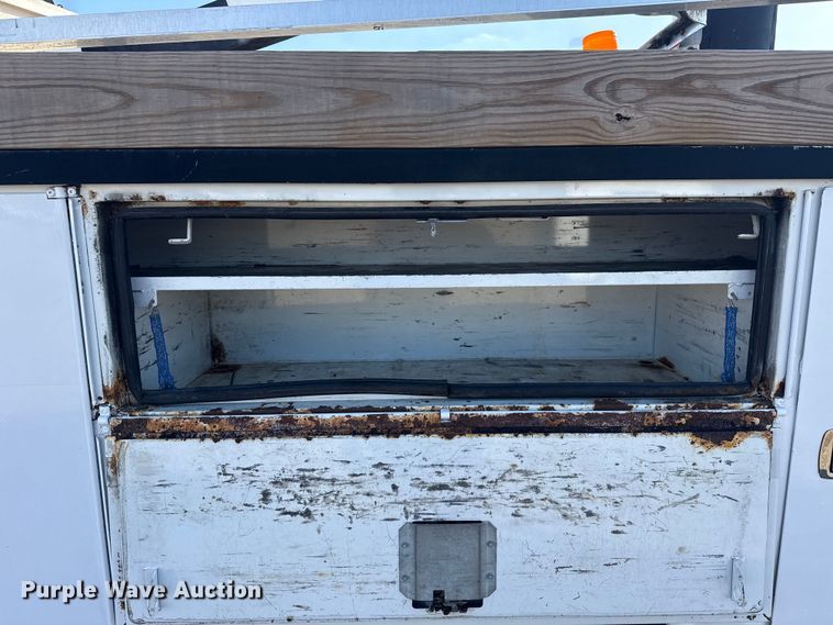 image for item EG1764 2011 Ford F450 Super Duty XL bucket truck