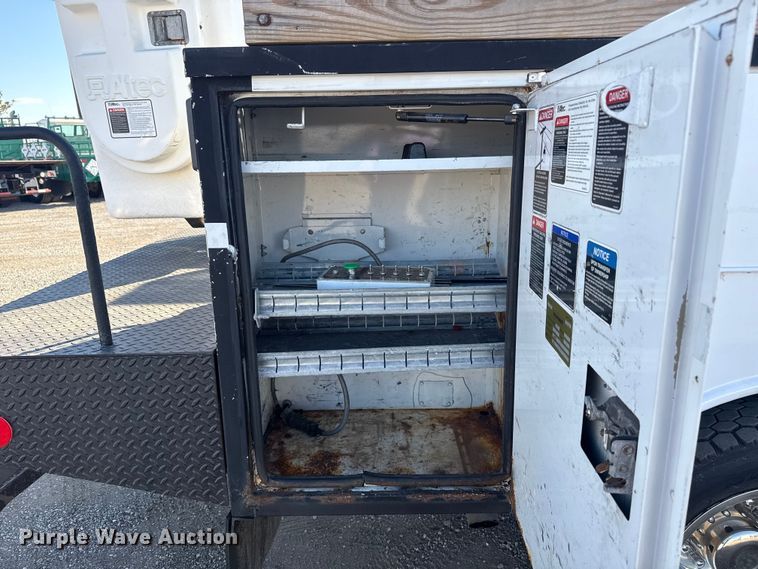 image for item EG1764 2011 Ford F450 Super Duty XL bucket truck