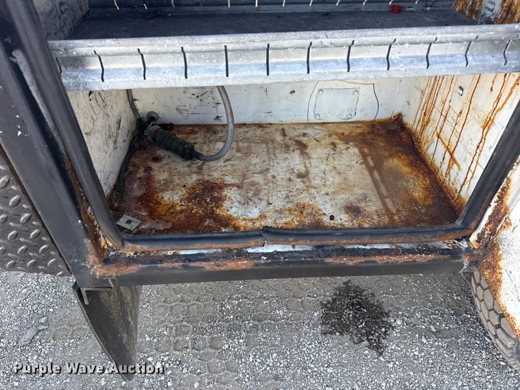 image for item EG1764 2011 Ford F450 Super Duty XL bucket truck