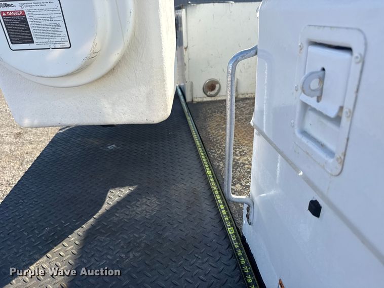 image for item EG1764 2011 Ford F450 Super Duty XL bucket truck