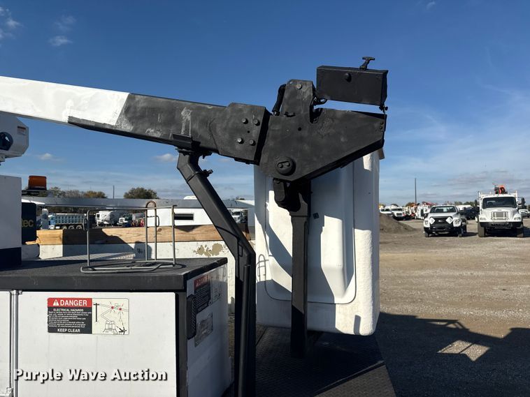 image for item EG1764 2011 Ford F450 Super Duty XL bucket truck