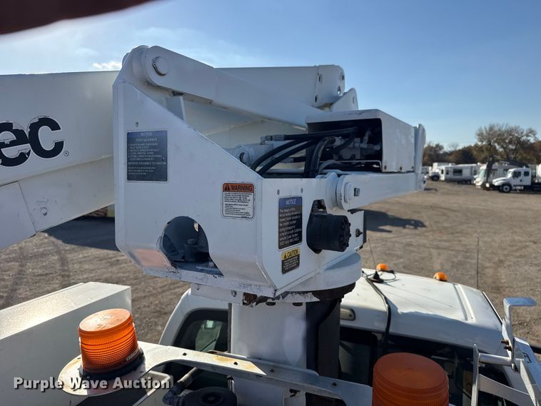 image for item EG1764 2011 Ford F450 Super Duty XL bucket truck