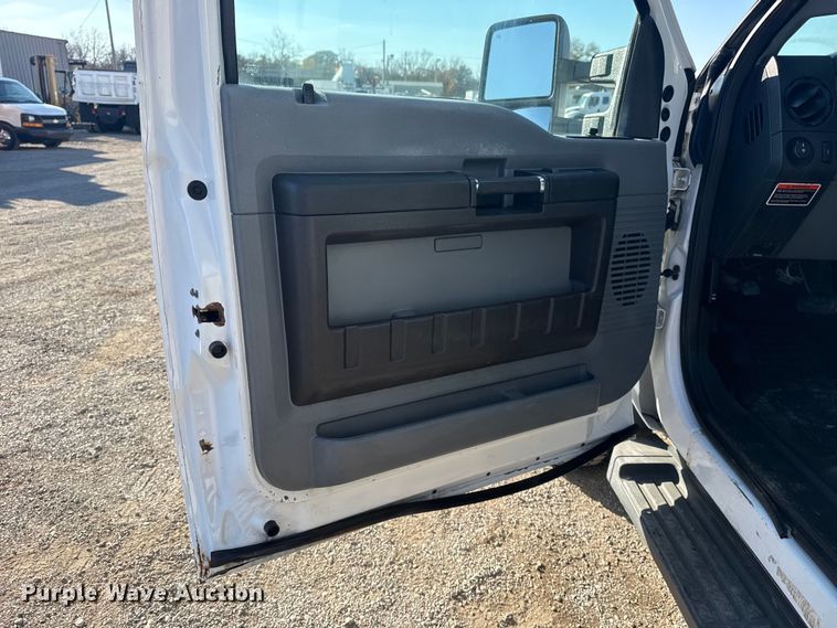 image for item EG1764 2011 Ford F450 Super Duty XL bucket truck