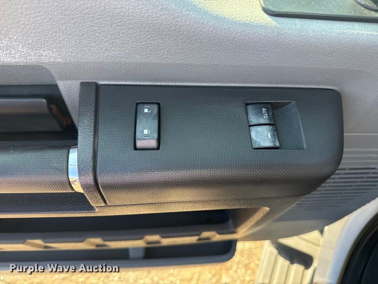 image for item EG1764 2011 Ford F450 Super Duty XL bucket truck