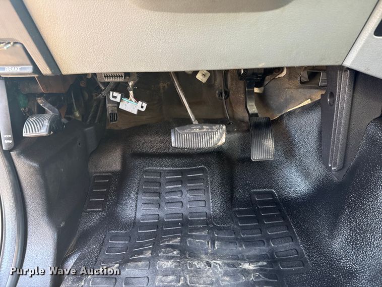 image for item EG1764 2011 Ford F450 Super Duty XL bucket truck