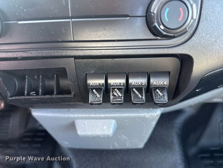 image for item EG1764 2011 Ford F450 Super Duty XL bucket truck