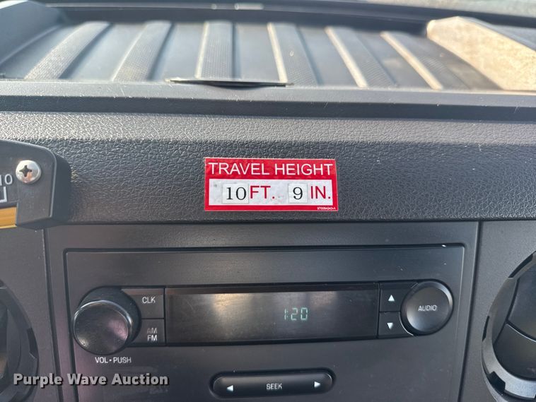 image for item EG1764 2011 Ford F450 Super Duty XL bucket truck