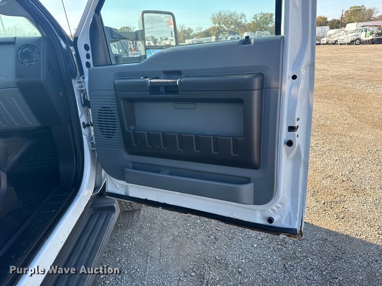 image for item EG1764 2011 Ford F450 Super Duty XL bucket truck