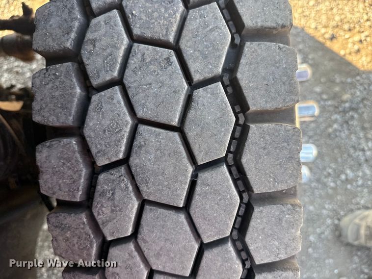 image for item EG1764 2011 Ford F450 Super Duty XL bucket truck