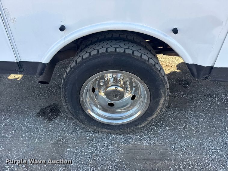 image for item EG1764 2011 Ford F450 Super Duty XL bucket truck