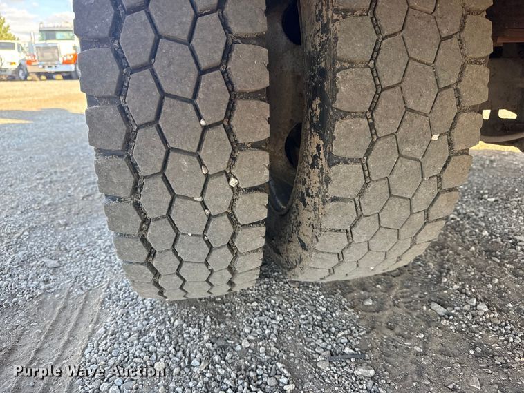 image for item EG1764 2011 Ford F450 Super Duty XL bucket truck