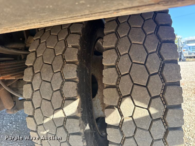 image for item EG1764 2011 Ford F450 Super Duty XL bucket truck