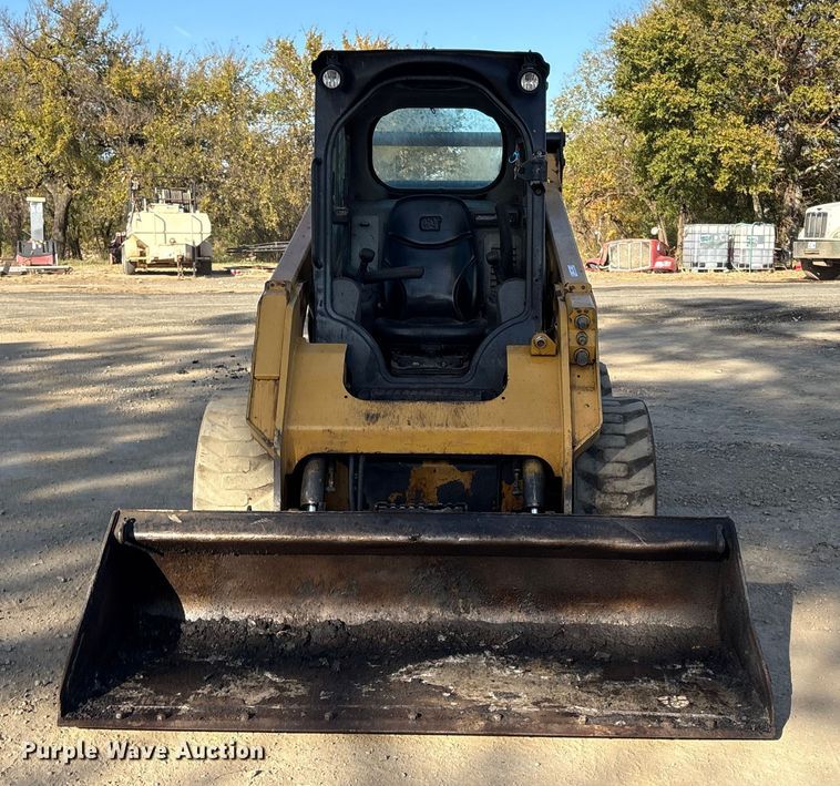 MINI CARGADOR SOBRE RUEDAS 2014 CATERPILLAR 242D