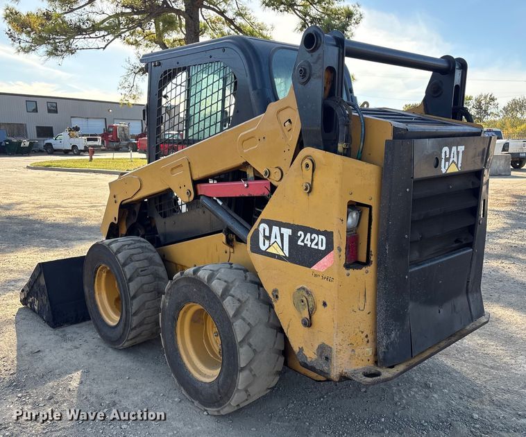 image for item EG8271 2014 Caterpillar 242D skid steer loader