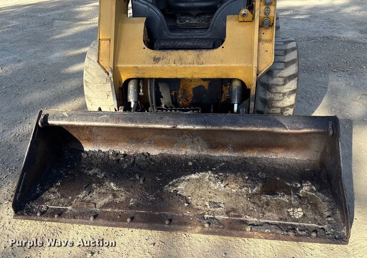 image for item EG8271 2014 Caterpillar 242D skid steer loader