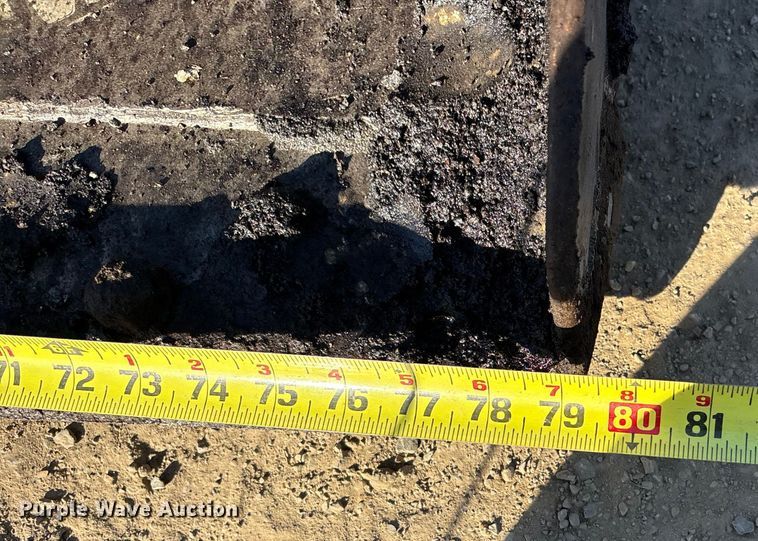 image for item EG8271 2014 Caterpillar 242D skid steer loader