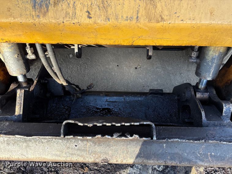 image for item EG8271 2014 Caterpillar 242D skid steer loader