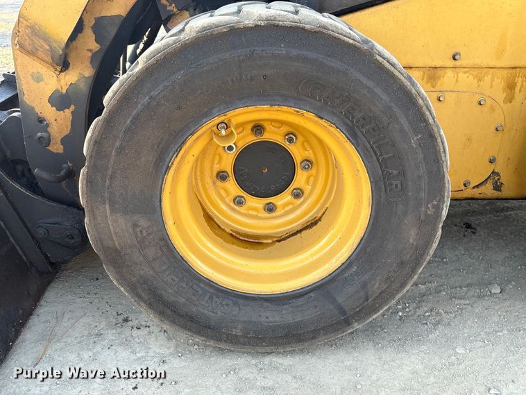 image for item EG8271 2014 Caterpillar 242D skid steer loader