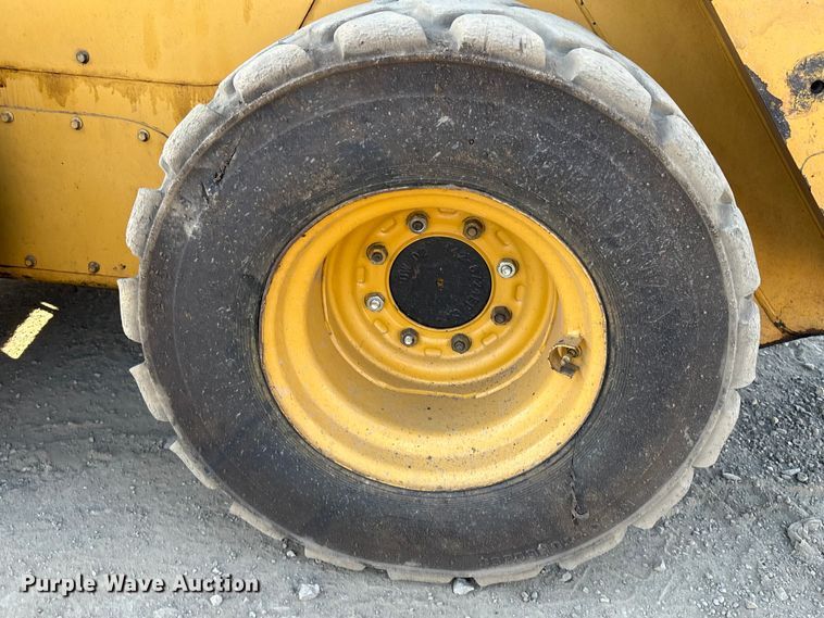 image for item EG8271 2014 Caterpillar 242D skid steer loader