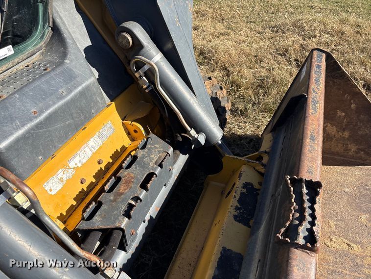 image for item EG8281 2013 John Deere 333DT tracked skid steer loader