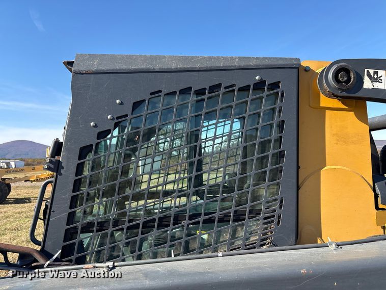 image for item EG8281 2013 John Deere 333DT tracked skid steer loader