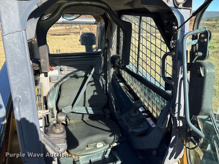 image for item EG8281 2013 John Deere 333DT tracked skid steer loader