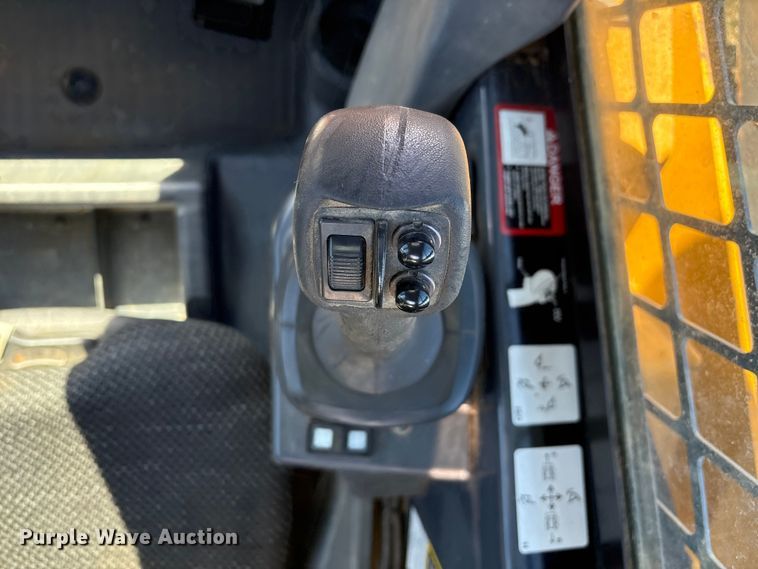 image for item EG8281 2013 John Deere 333DT tracked skid steer loader