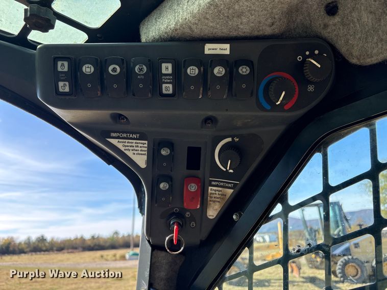 image for item EG8281 2013 John Deere 333DT tracked skid steer loader