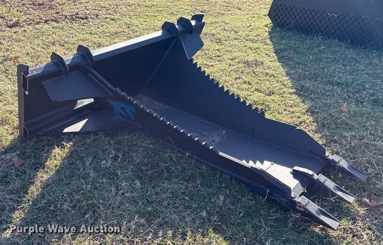 image for item EG8282 Cut XT skid steer bucket