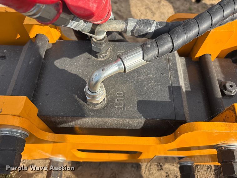 image for item EG8288 2025 GIYI P680 skid steer post driver