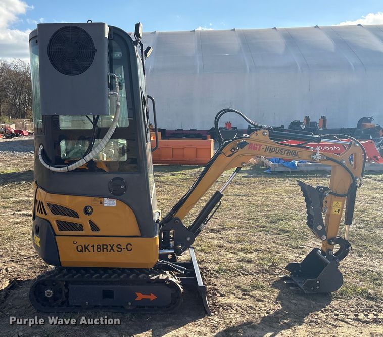 EXCAVADORA AGT QK18RXSC