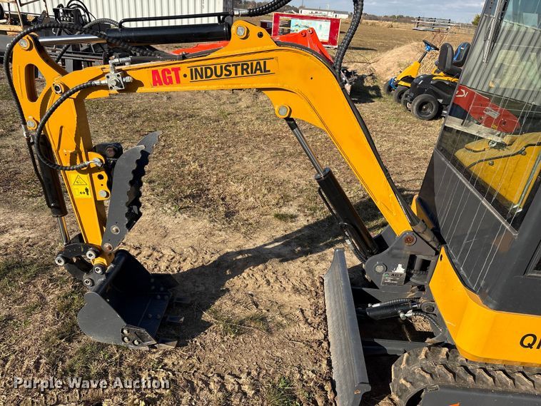 image for item EG8289 AGT QK18RXS-C mini excavator