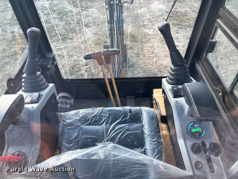 image for item EG8289 AGT QK18RXS-C mini excavator