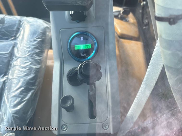 image for item EG8289 AGT QK18RXS-C mini excavator