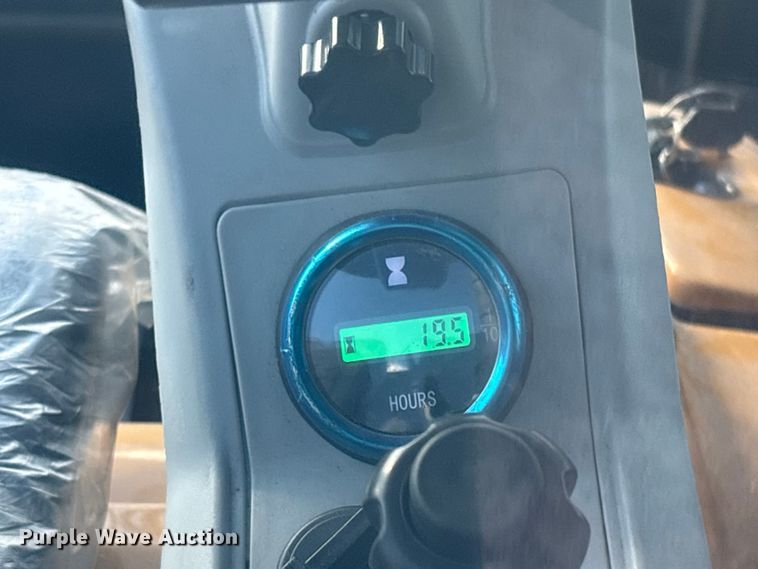 image for item EG8289 AGT QK18RXS-C mini excavator